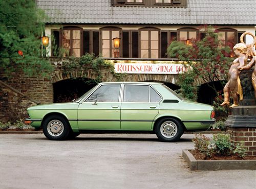 tationen einer Entwicklung 1972: BMW 5er Reihe - Ein starkes Angebot in der Oberklasse gebaut im neuen Werk Dingolfing