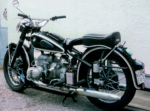 Nachkriegsmaschinen 1950 - 1956. R 51/3 - 1950 - 1954, 494 ccm ohv, 18 kW (24 PS) R 68 - 1952 - 1954, 594 ccm ohv, 26 kW (35 PS)