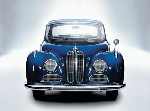 Ab 1954 gab es bei BMW einen 8-Zyl., den ersten nach dem Krieg, in Deutschland